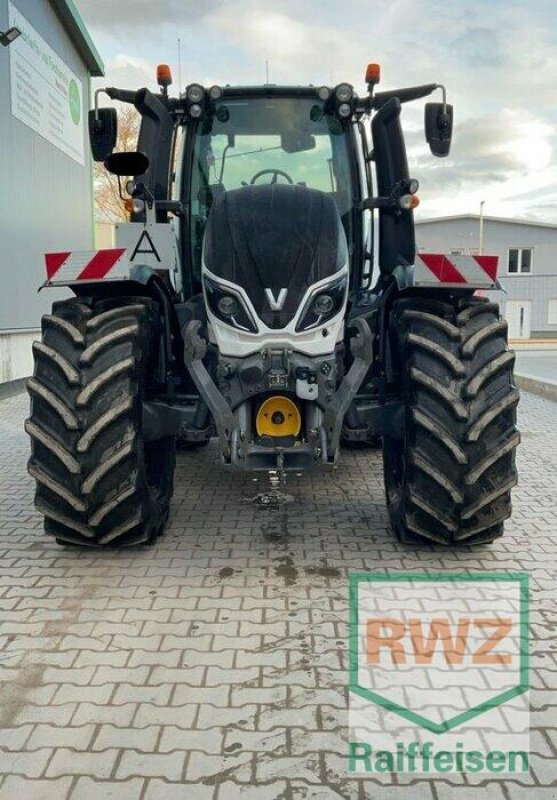 Traktor van het type Valtra T 254 V, Gebrauchtmaschine in Lorsch (Foto 1)