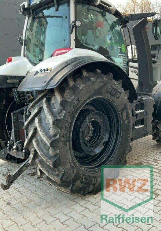 Traktor van het type Valtra T 254 V, Gebrauchtmaschine in Lorsch (Foto 15)