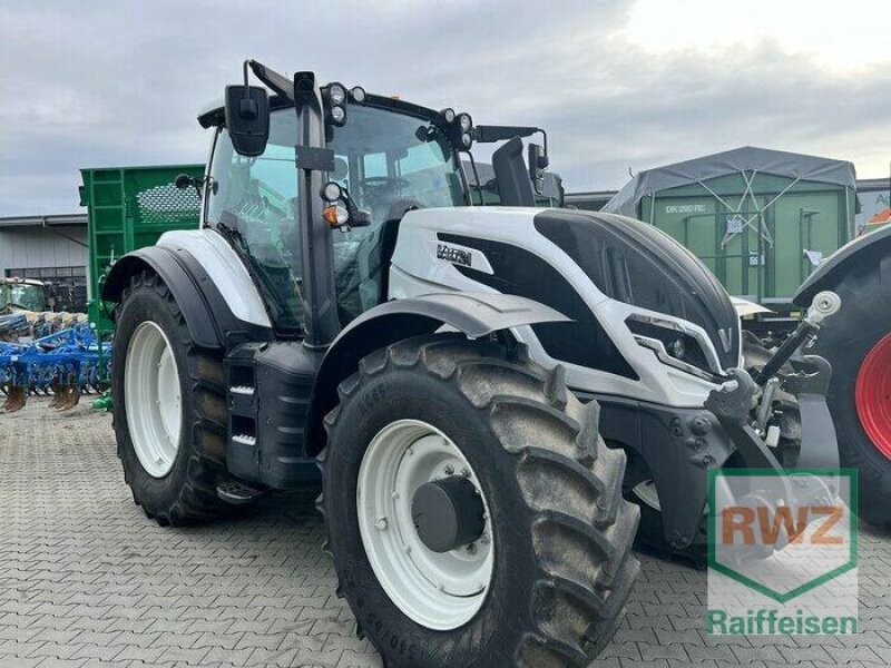 Traktor typu Valtra T 255 Activ, Vorführmaschine w Mutterstadt (Zdjęcie 1)