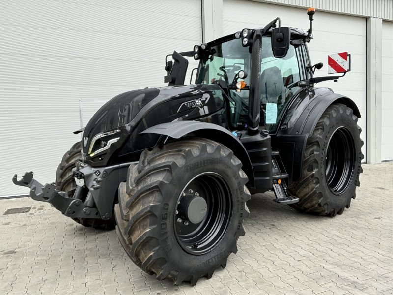 Traktor tipa Valtra T 255 Active, Gebrauchtmaschine u Bützow