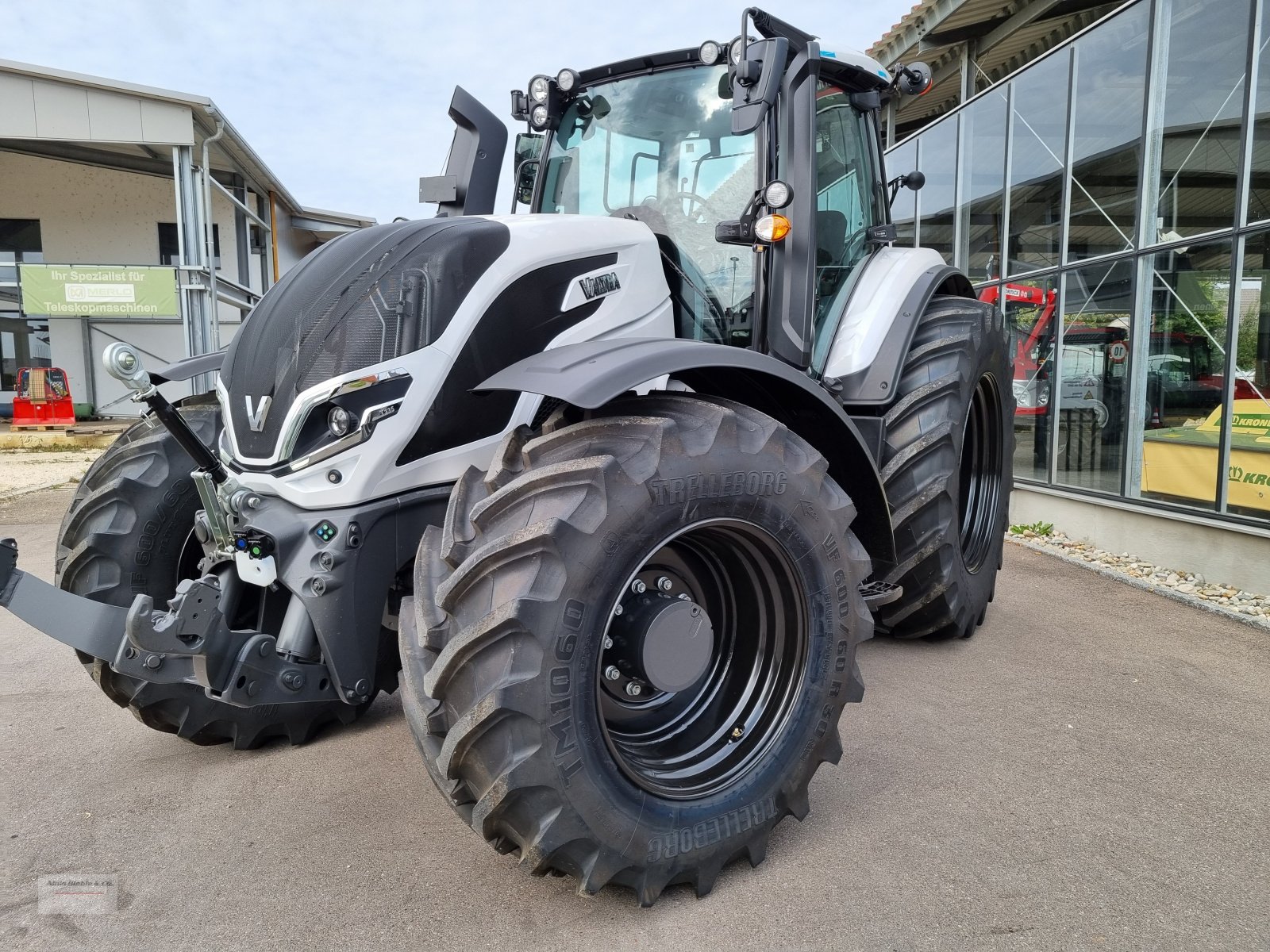 Traktor del tipo Valtra T 255 Versu, RÜFA, SmartTouch, u.v.m., Neumaschine en Tapfheim (Imagen 5)