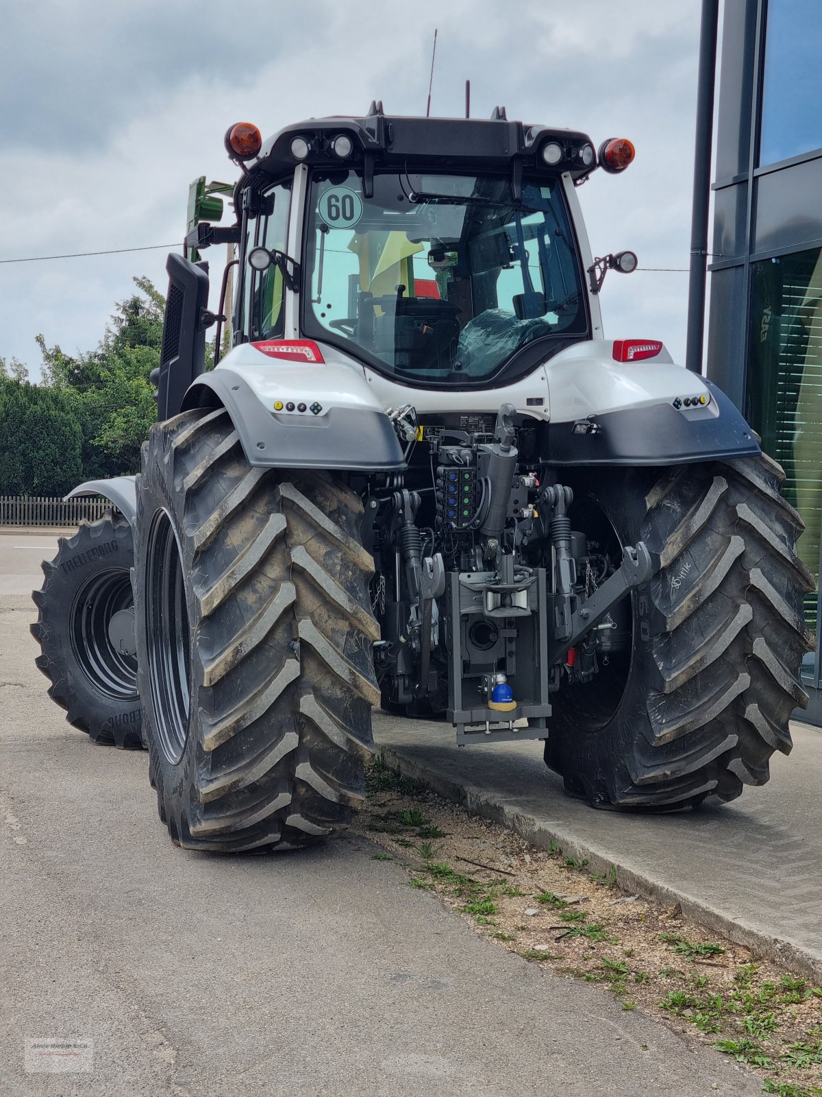 Traktor van het type Valtra T 255 Versu, RÜFA, SmartTouch, u.v.m., Neumaschine in Tapfheim (Foto 21)