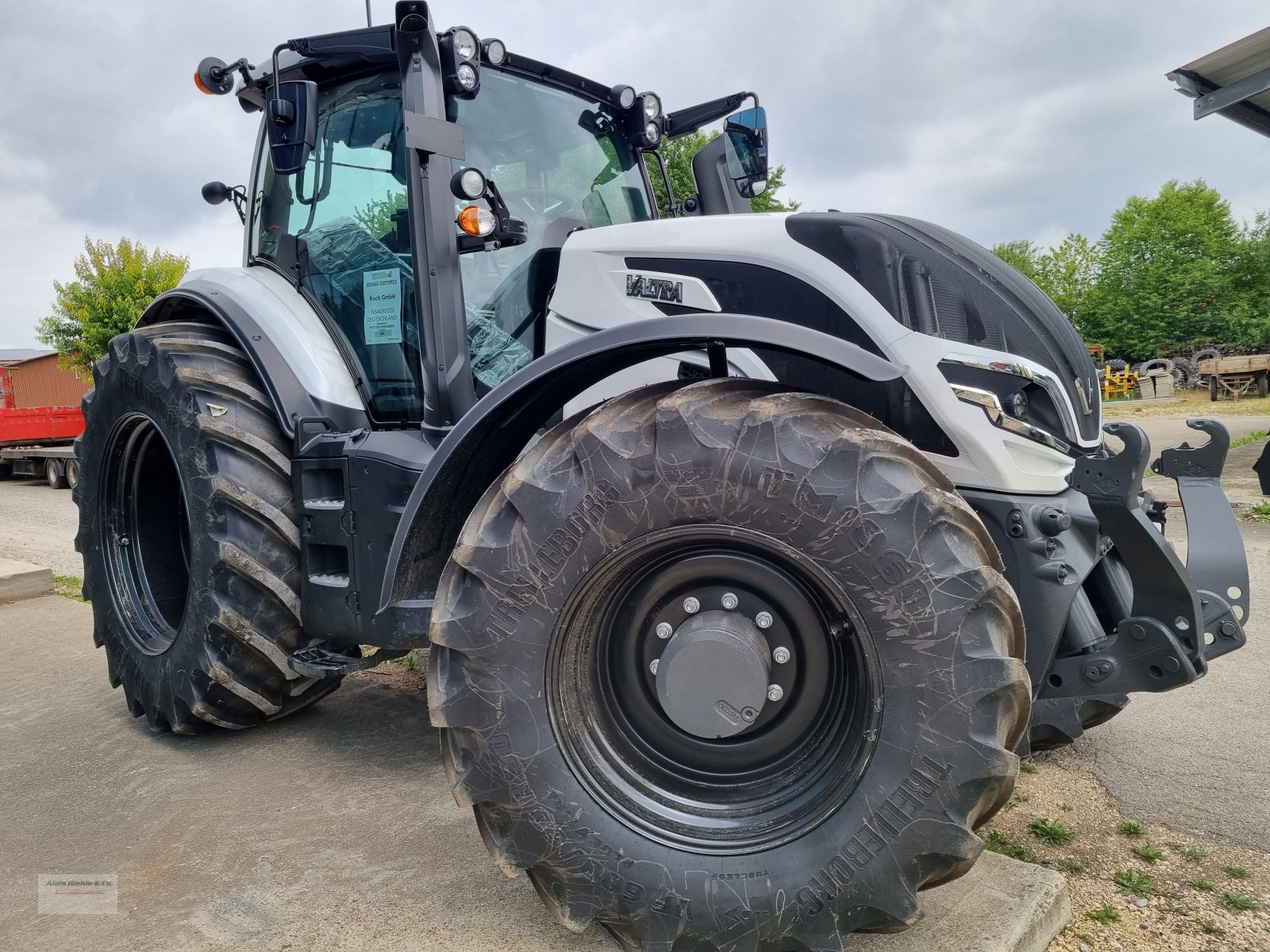 Traktor van het type Valtra T 255 Versu, RÜFA, SmartTouch, u.v.m., Neumaschine in Tapfheim (Foto 22)