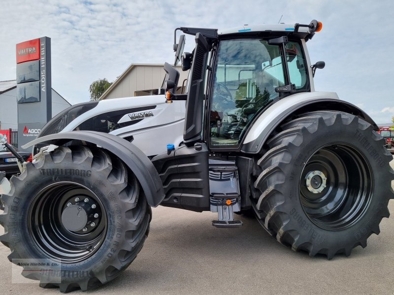 Traktor of the type Valtra T 255V RÜFA, Neumaschine in Tapfheim (Picture 1)