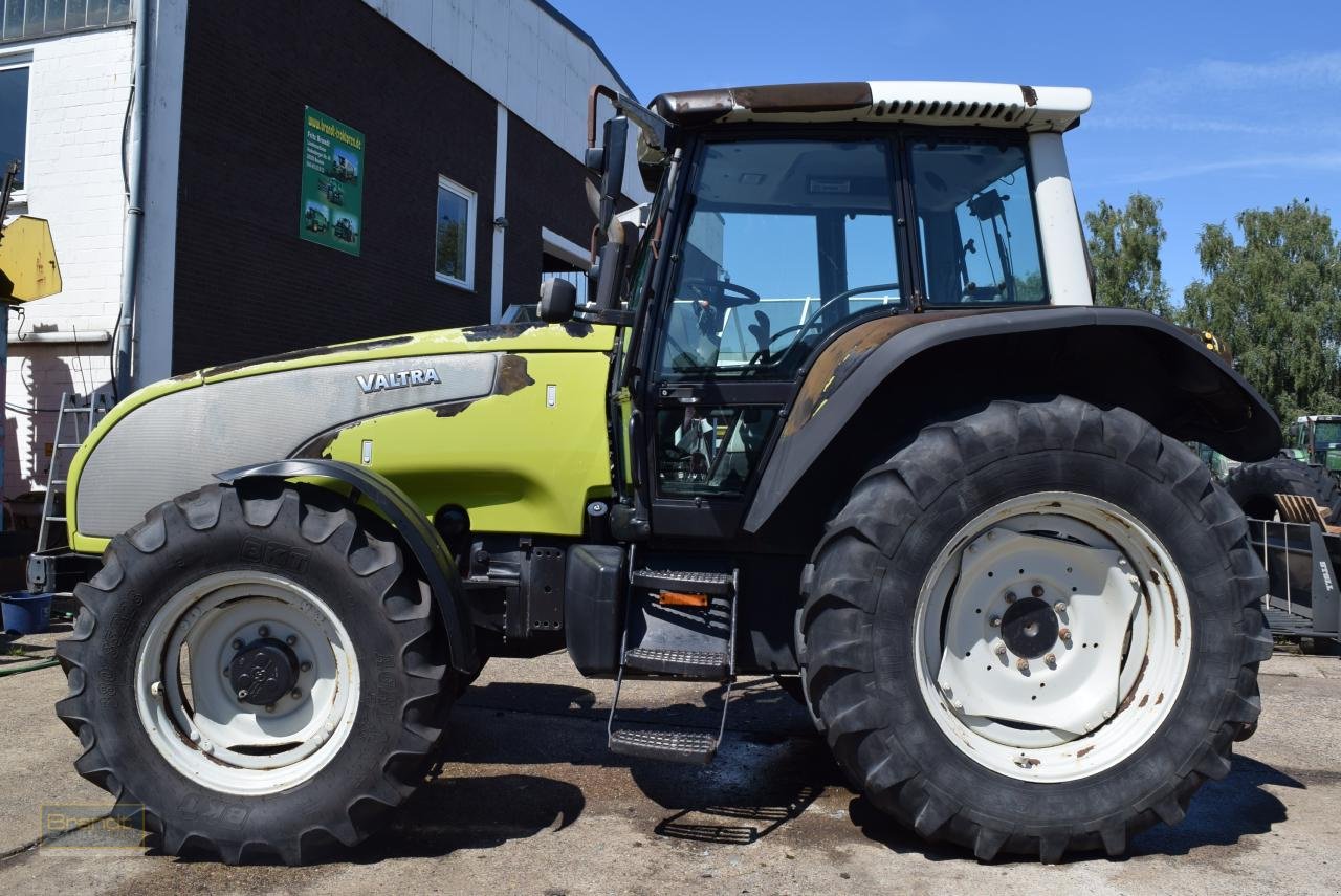 Traktor des Typs Valtra T120, Gebrauchtmaschine in Oyten (Bild 2)