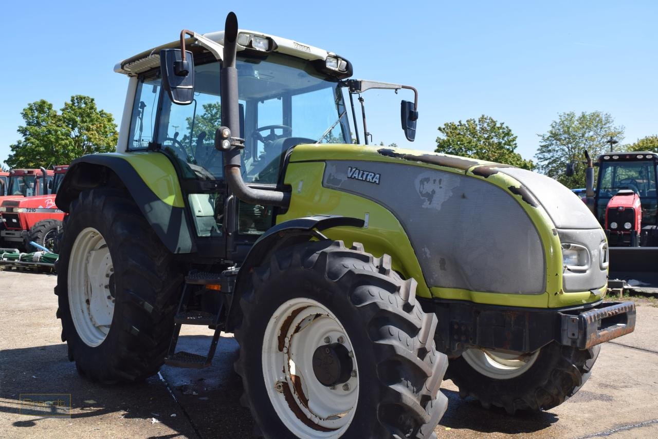 Traktor of the type Valtra T120, Gebrauchtmaschine in Oyten (Picture 3)