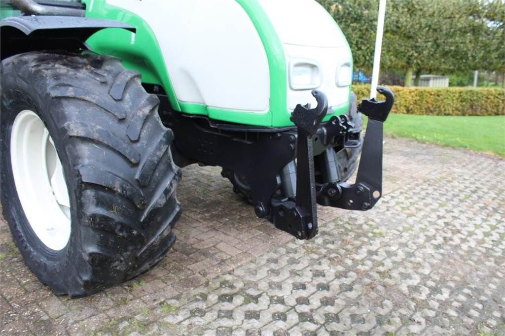 Traktor del tipo Valtra T130 Hitech, Gebrauchtmaschine en Bant (Imagen 4)