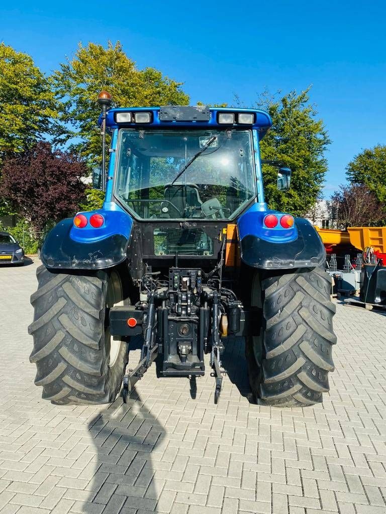 Traktor of the type Valtra T130 Hitech, Gebrauchtmaschine in Marknesse (Picture 7)