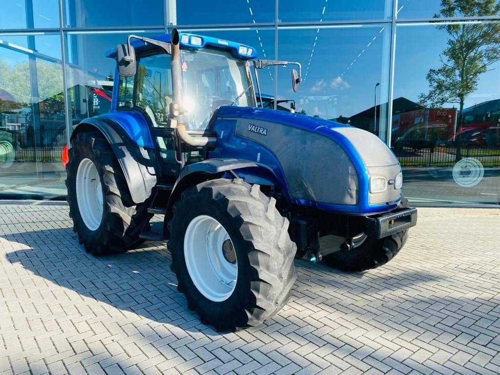 Traktor des Typs Valtra T130 Hitech, Gebrauchtmaschine in Marknesse (Bild 2)