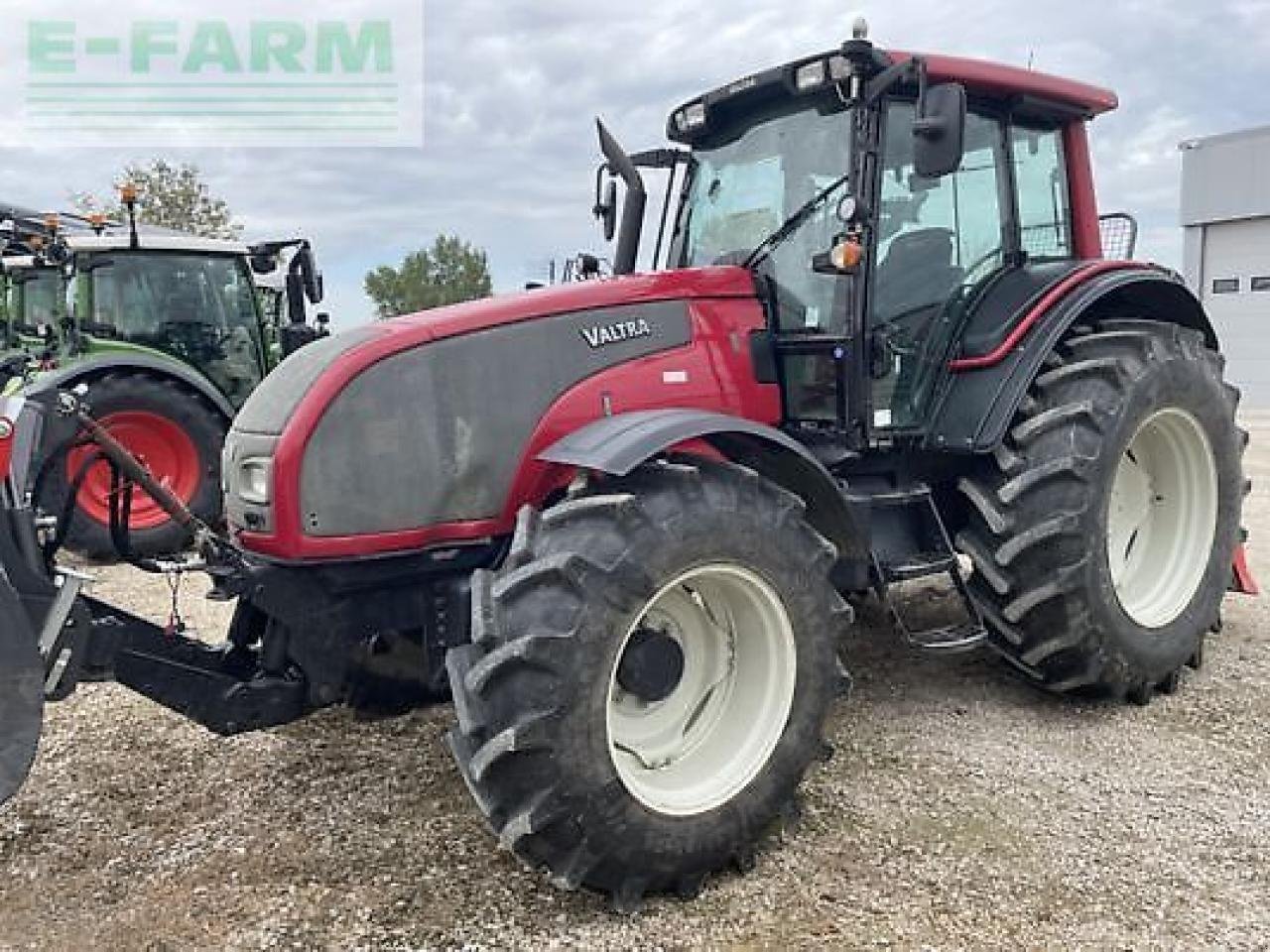 Traktor du type Valtra t131, Gebrauchtmaschine en MONFERRAN (Photo 1)