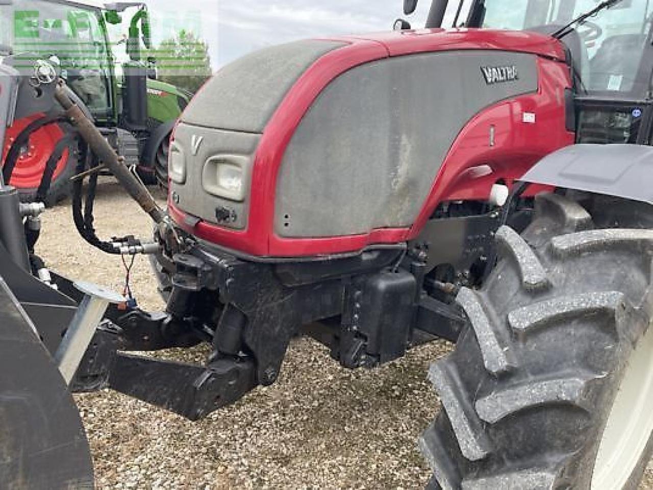 Traktor van het type Valtra t131, Gebrauchtmaschine in MONFERRAN (Foto 3)