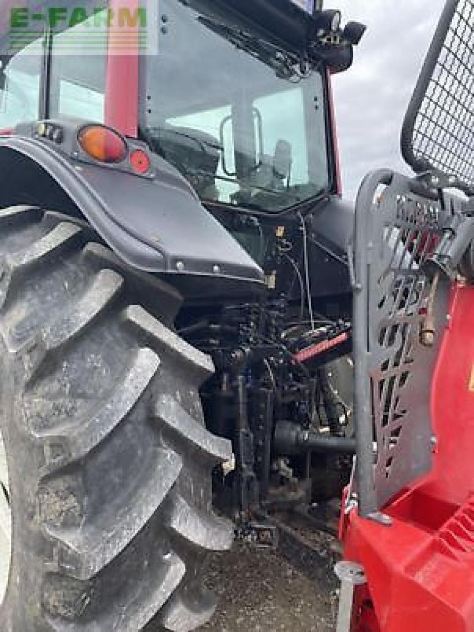 Traktor of the type Valtra t131, Gebrauchtmaschine in MONFERRAN (Picture 4)