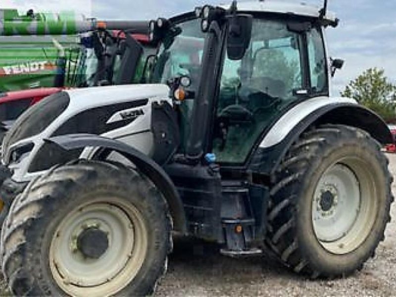 Traktor van het type Valtra t135d, Gebrauchtmaschine in MONFERRAN (Foto 1)