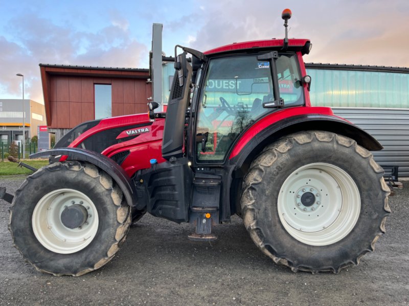 Traktor of the type Valtra T144, Gebrauchtmaschine in MONTAUBAN DE BRETAGNE (Picture 1)