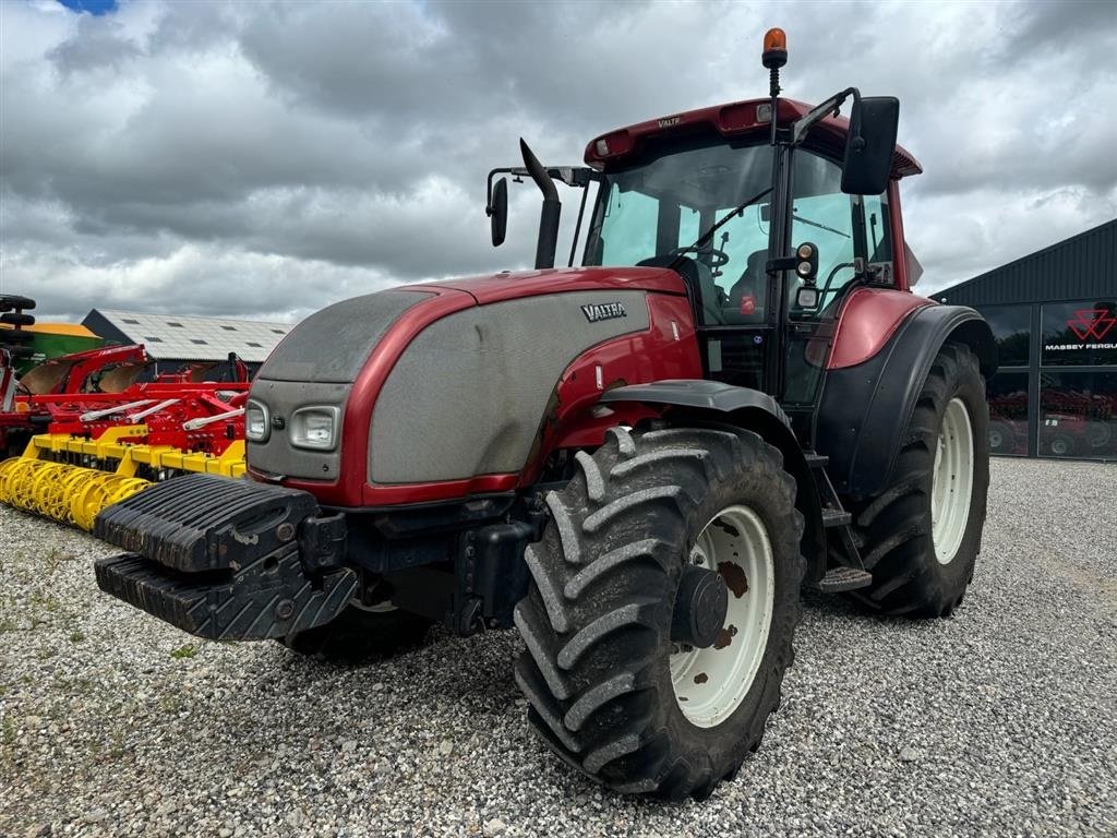 Traktor van het type Valtra T150, Gebrauchtmaschine in Hadsten (Foto 2)