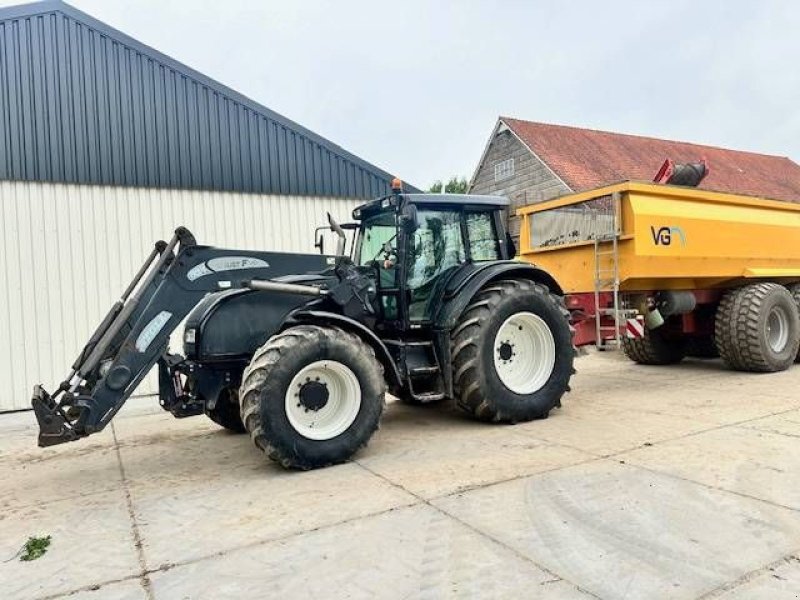 Traktor van het type Valtra T151 Hitech FH+PTO+Voorlader, Gebrauchtmaschine in Marknesse (Foto 1)