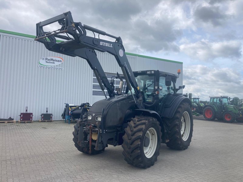 Traktor van het type Valtra T151, Gebrauchtmaschine in Bevern (Foto 1)