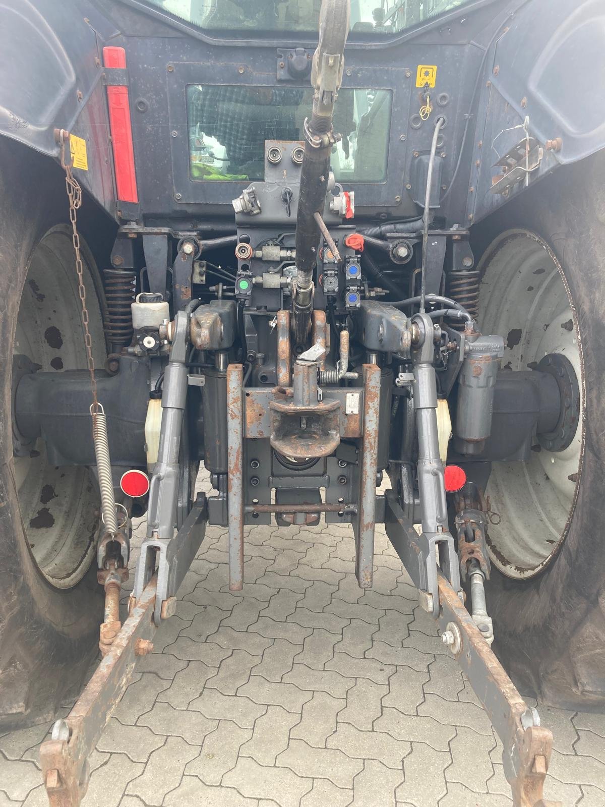 Traktor typu Valtra T151, Gebrauchtmaschine w Bevern (Zdjęcie 8)