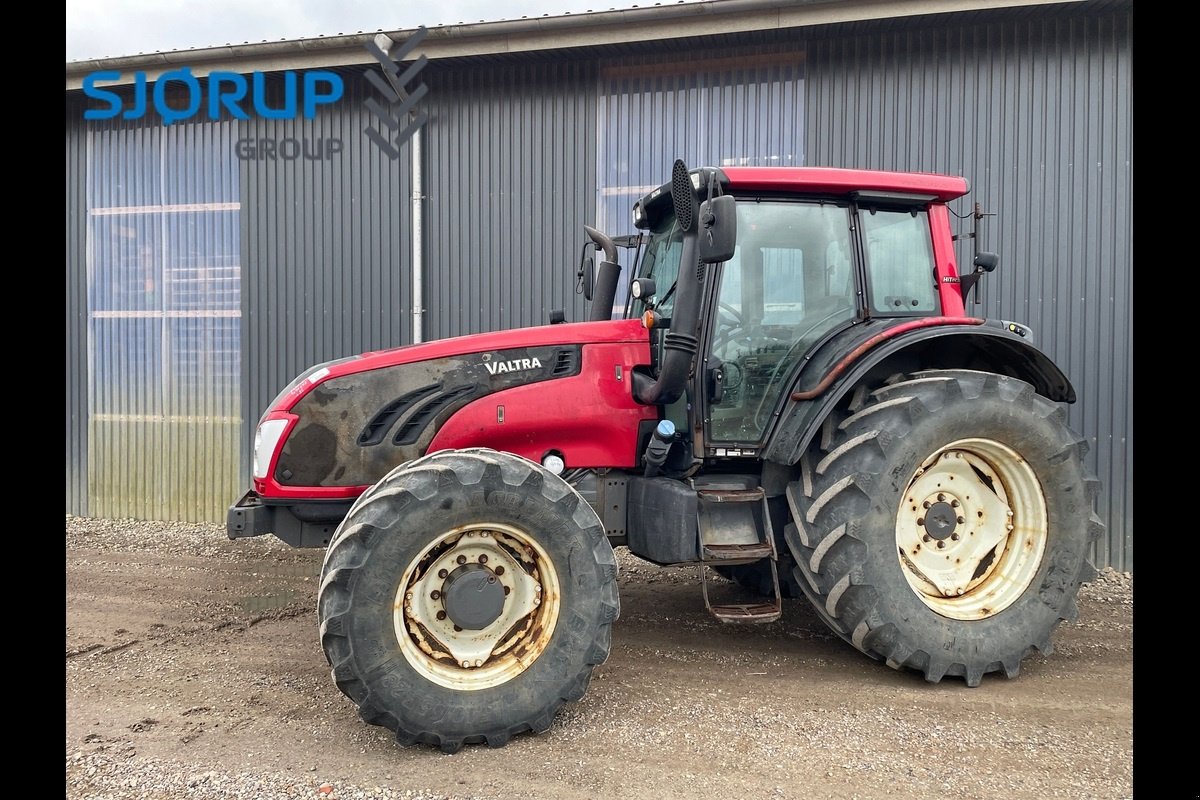 Traktor of the type Valtra T153, Gebrauchtmaschine in Viborg (Picture 1)