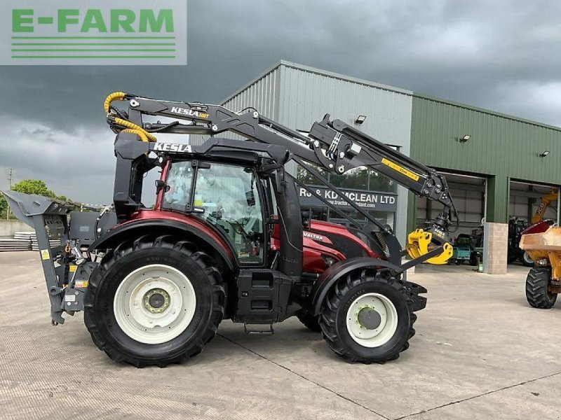 Traktor tip Valtra t154 active c/w roof mounted kelsa 500t forestry crane (st19912) Active, Gebrauchtmaschine in SHAFTESBURY (Poză 1)