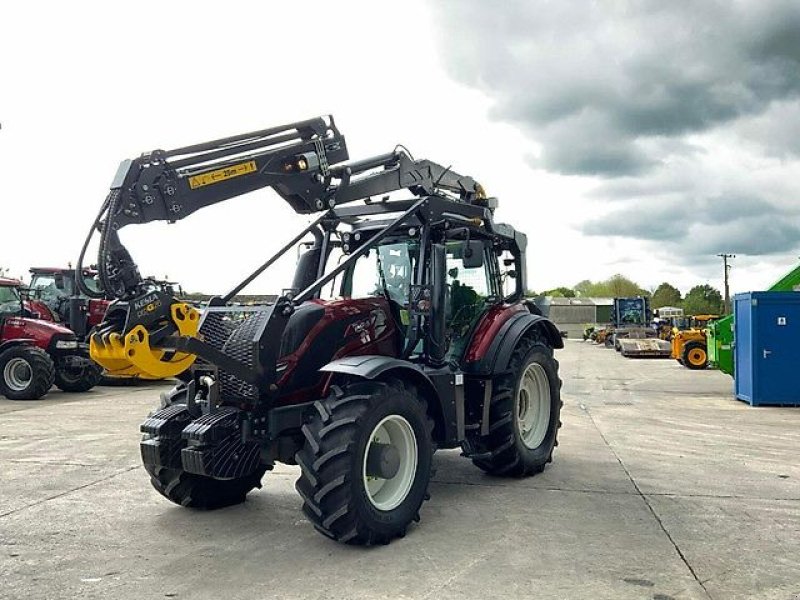 Traktor типа Valtra T154, Gebrauchtmaschine в Kaunas (Фотография 1)