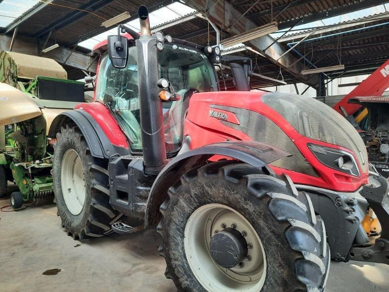 Traktor типа Valtra T154H, Gebrauchtmaschine в COULONGES SUR L'AUTI (Фотография 1)