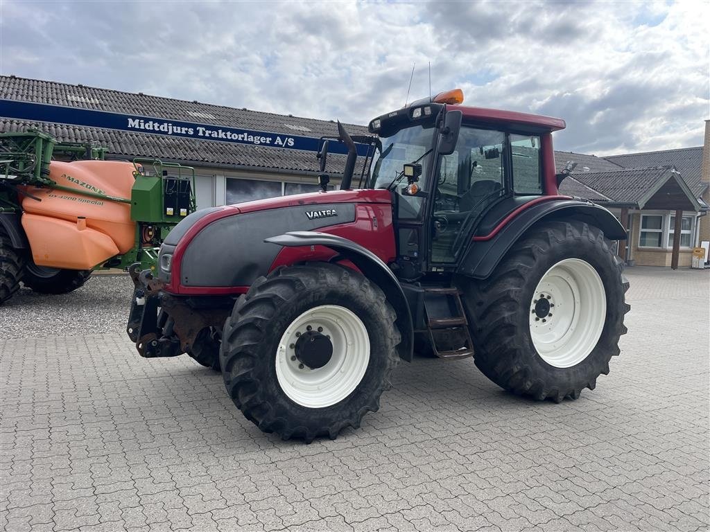 Traktor of the type Valtra T161 Hitech, Gebrauchtmaschine in Nimtofte (Picture 1)