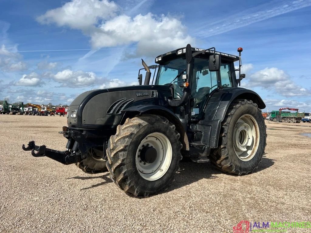 Traktor des Typs Valtra T162, Gebrauchtmaschine in LAARNE (Bild 1)