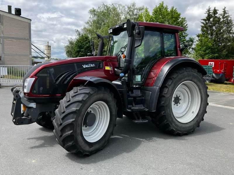 Traktor van het type Valtra T163D, Gebrauchtmaschine in Schwend (Foto 7)