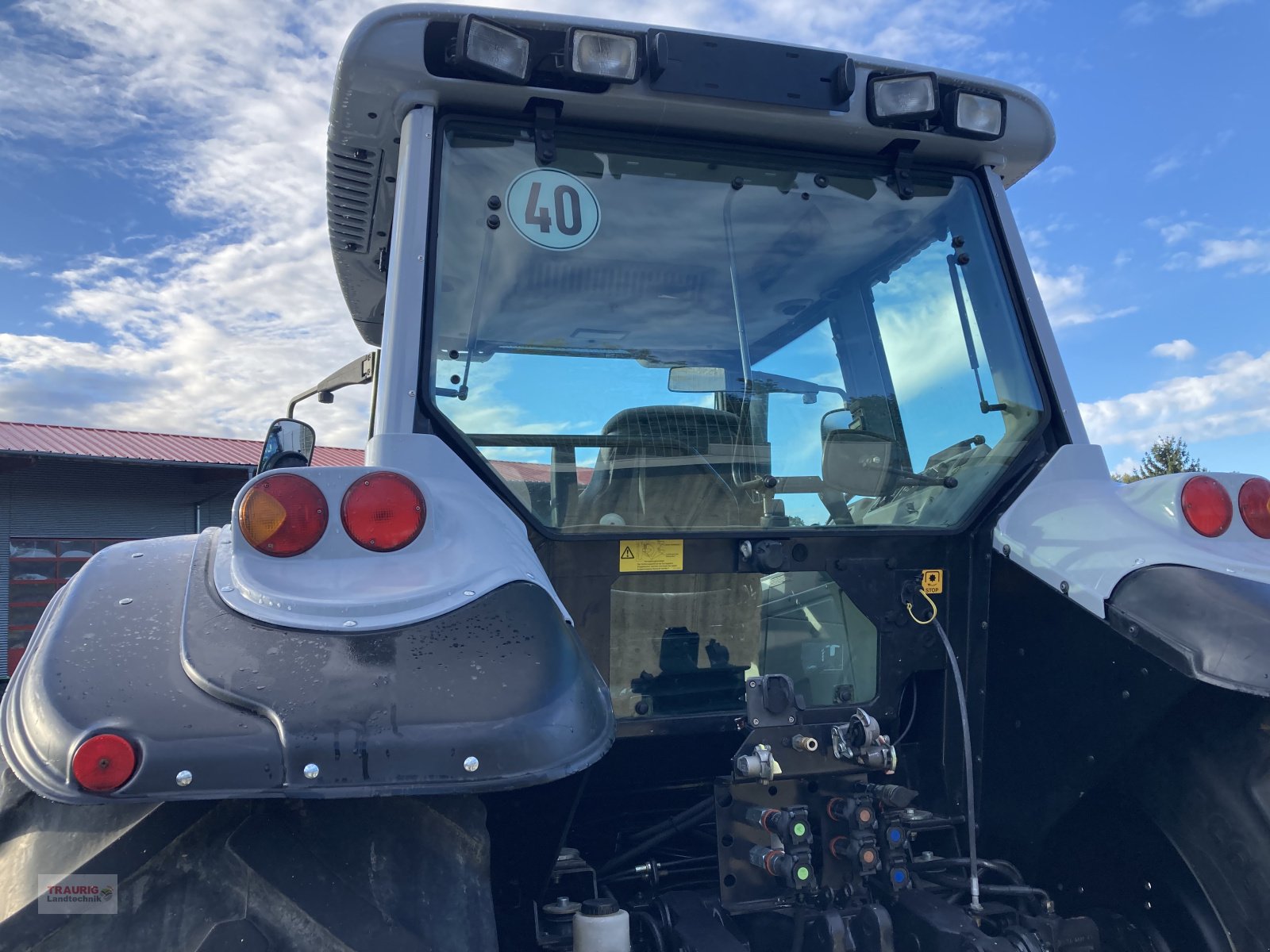 Traktor van het type Valtra T170, Gebrauchtmaschine in Mainburg/Wambach (Foto 18)