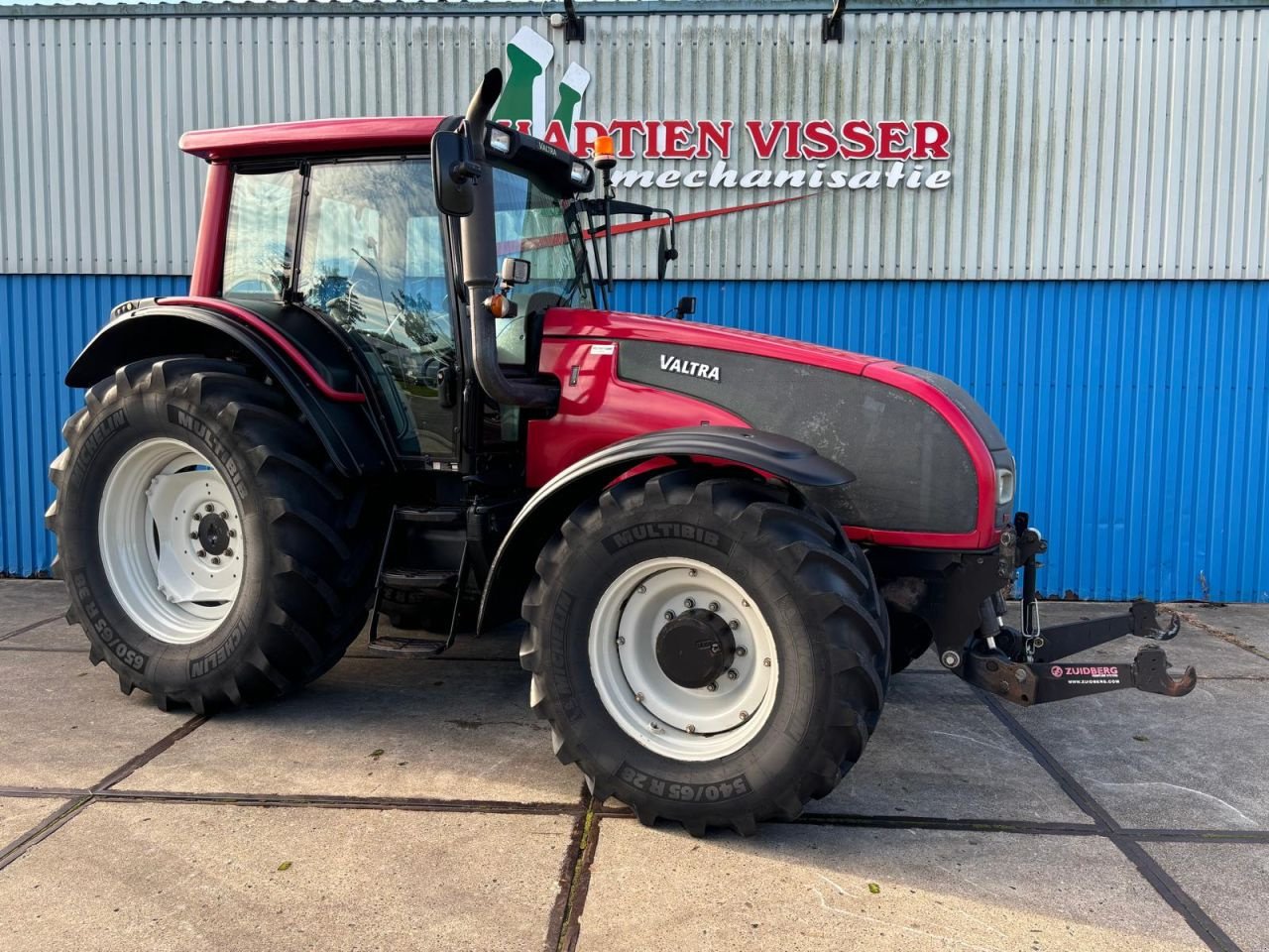 Traktor van het type Valtra T171, Gebrauchtmaschine in Joure (Foto 2)