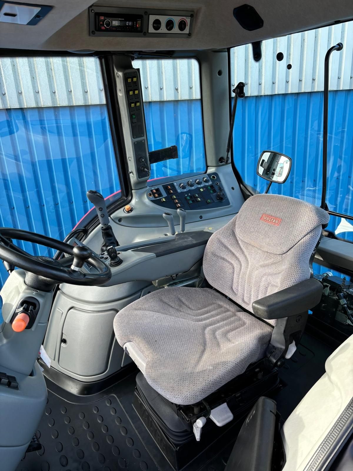 Traktor del tipo Valtra T171, Gebrauchtmaschine en Joure (Imagen 8)