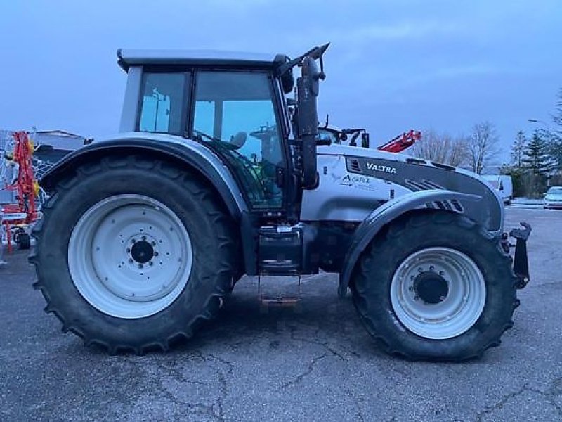 Traktor del tipo Valtra T172 HITECH, Gebrauchtmaschine In Sainte-Croix-en-Plaine (Immagine 4)