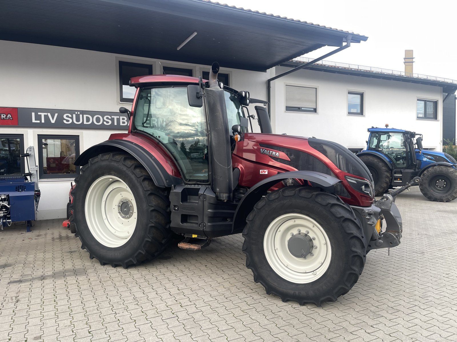 Traktor van het type Valtra T174 A, Gebrauchtmaschine in Deggendorf (Foto 1)