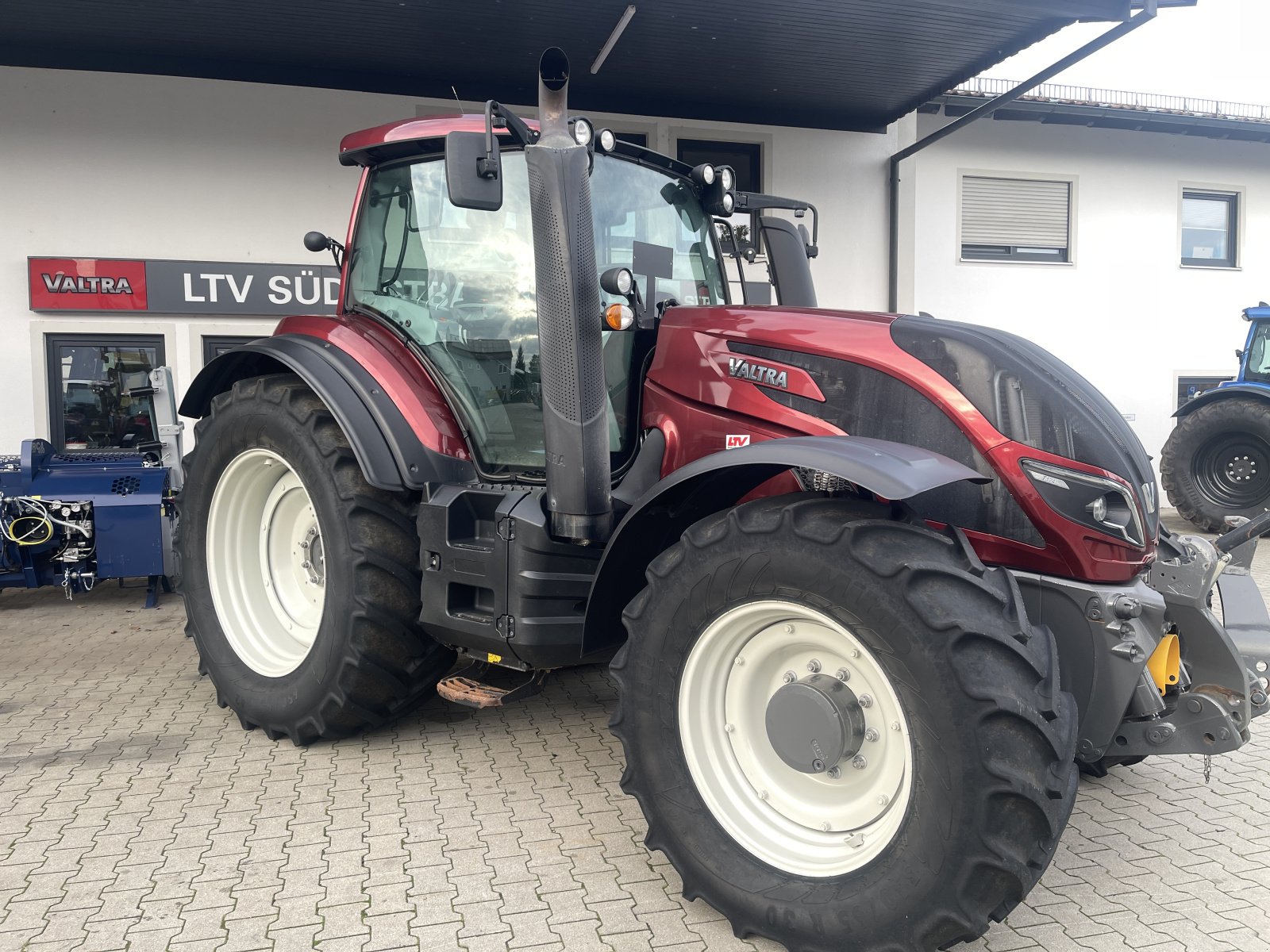 Traktor του τύπου Valtra T174 A, Gebrauchtmaschine σε Deggendorf (Φωτογραφία 3)