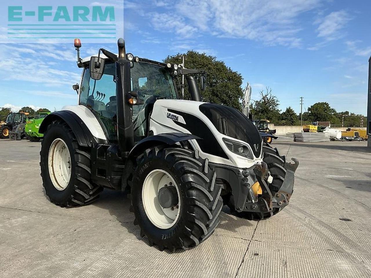 Traktor des Typs Valtra t174 active tractor (st20875), Gebrauchtmaschine in SHAFTESBURY (Bild 2)