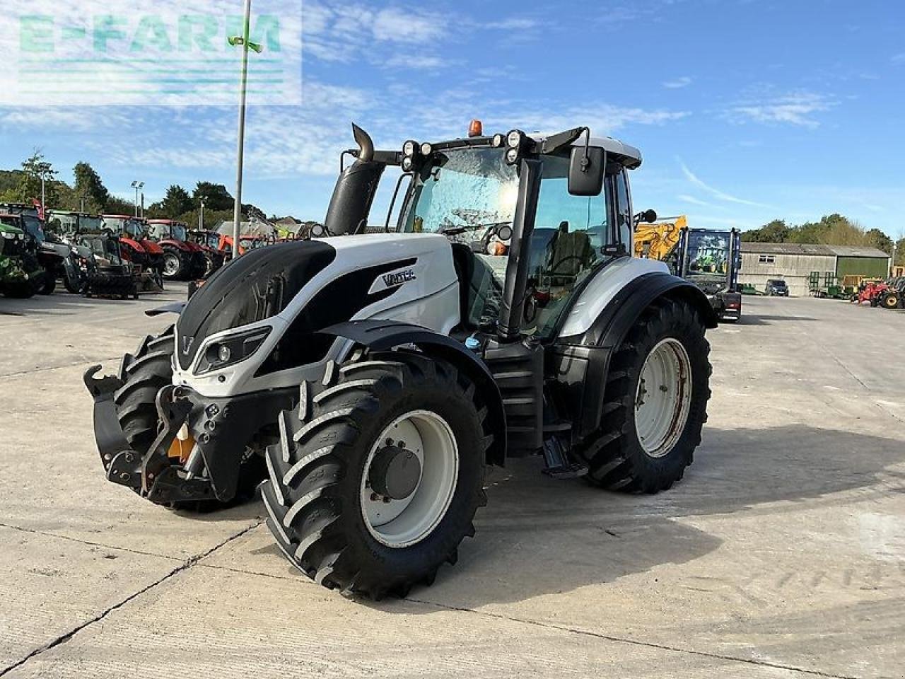 Traktor des Typs Valtra t174 active tractor (st20875), Gebrauchtmaschine in SHAFTESBURY (Bild 4)