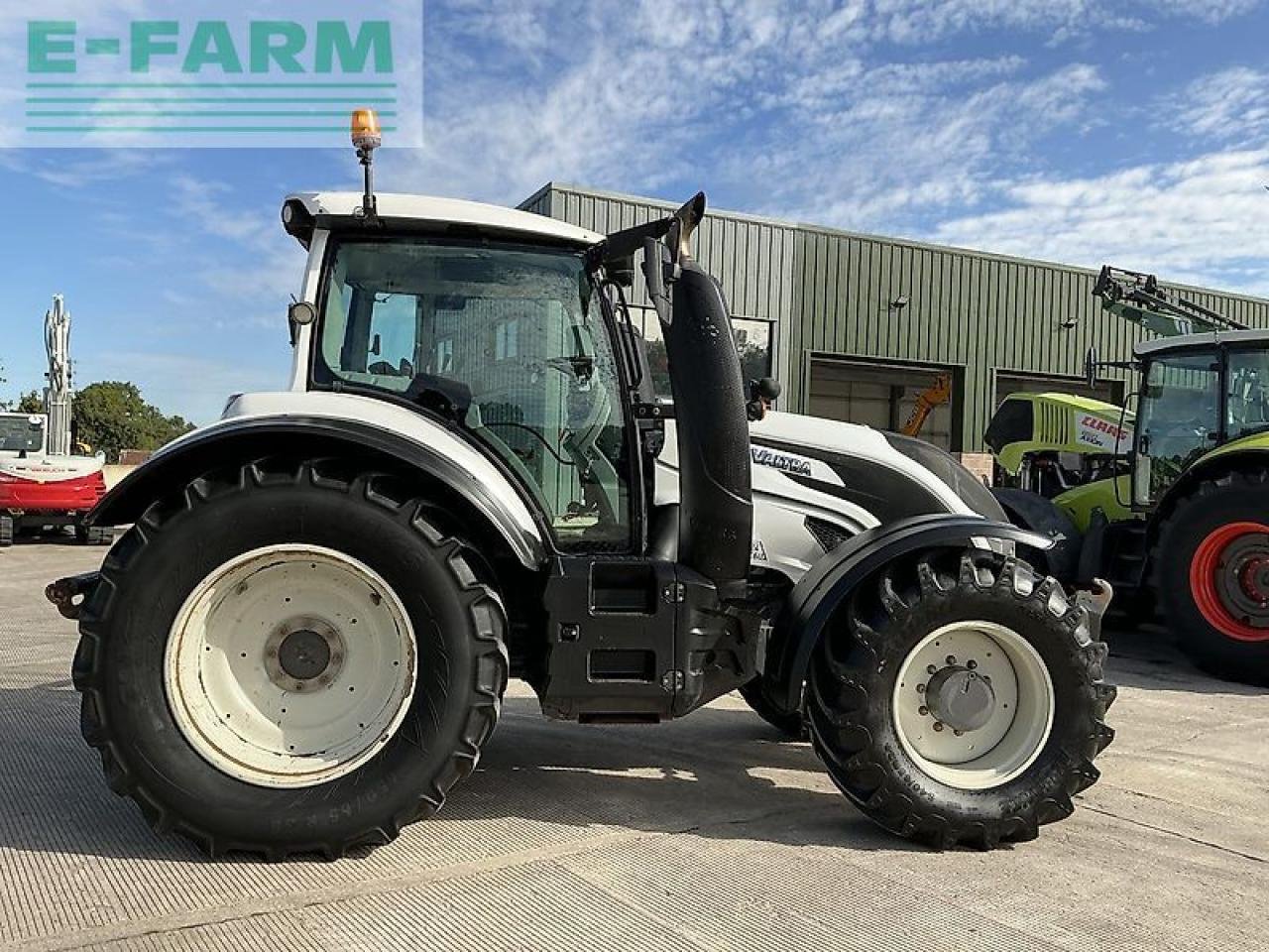 Traktor van het type Valtra t174 active tractor (st20875), Gebrauchtmaschine in SHAFTESBURY (Foto 10)