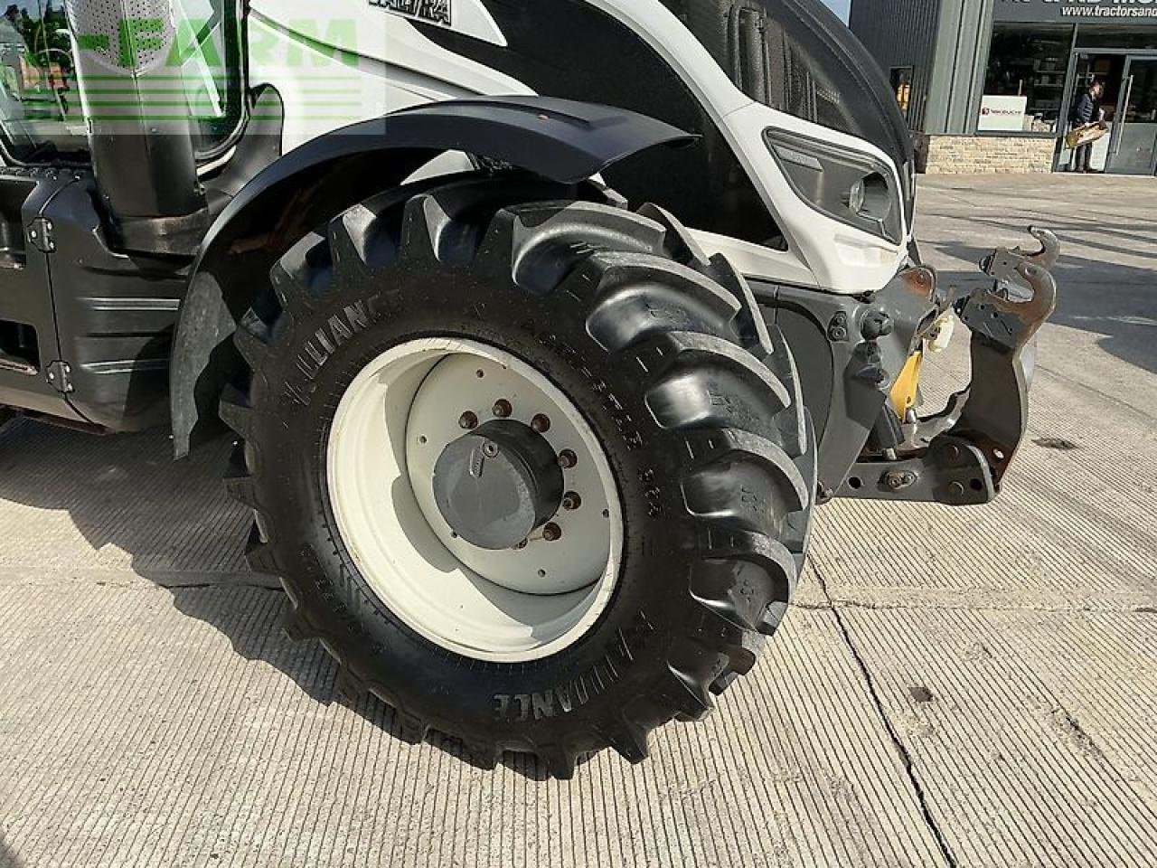 Traktor of the type Valtra t174 active tractor (st20875), Gebrauchtmaschine in SHAFTESBURY (Picture 12)