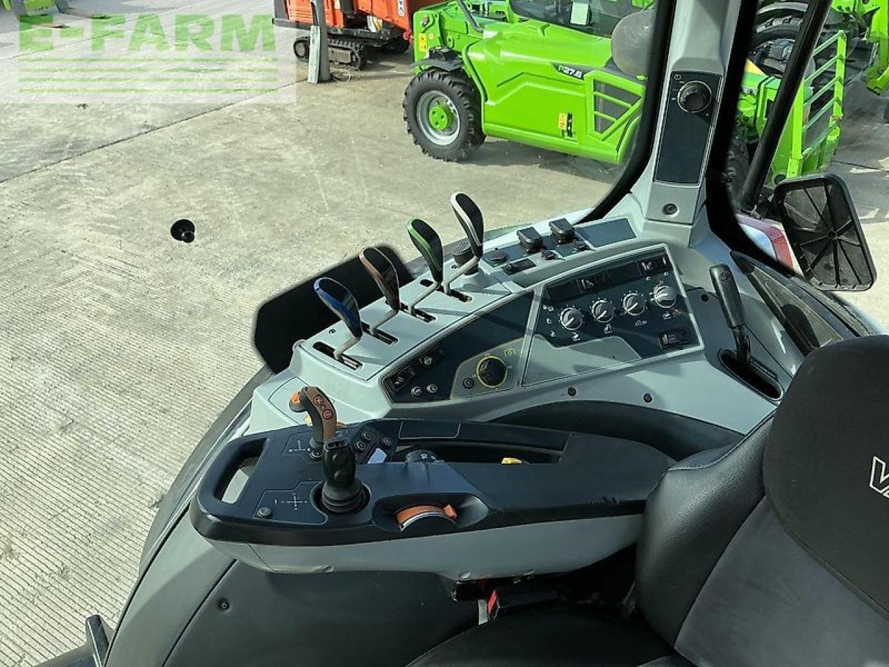 Traktor van het type Valtra t174 active tractor (st20875), Gebrauchtmaschine in SHAFTESBURY (Foto 22)