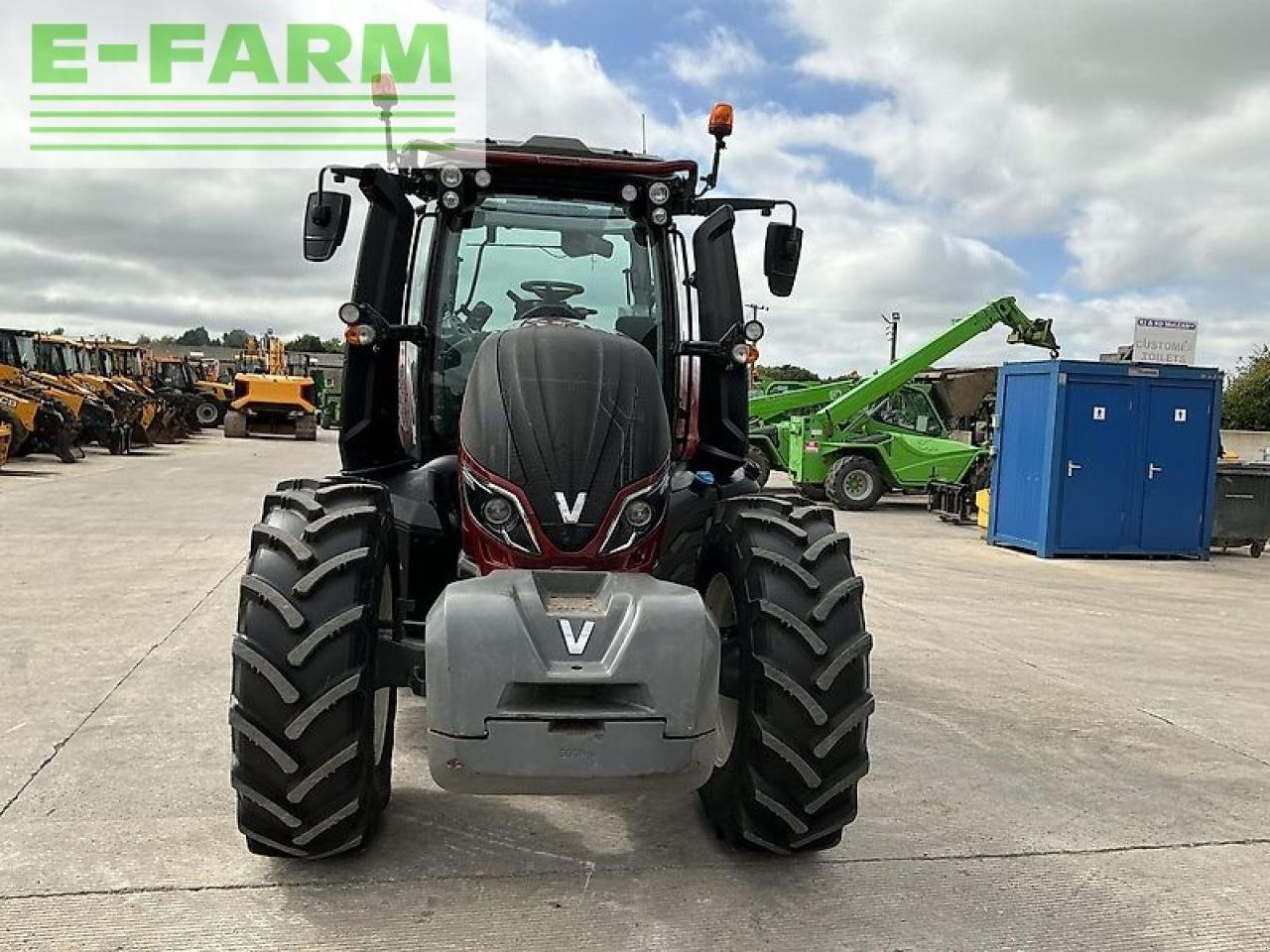 Traktor типа Valtra t174 active twin track reverse tractor (st20714), Gebrauchtmaschine в SHAFTESBURY (Фотография 3)