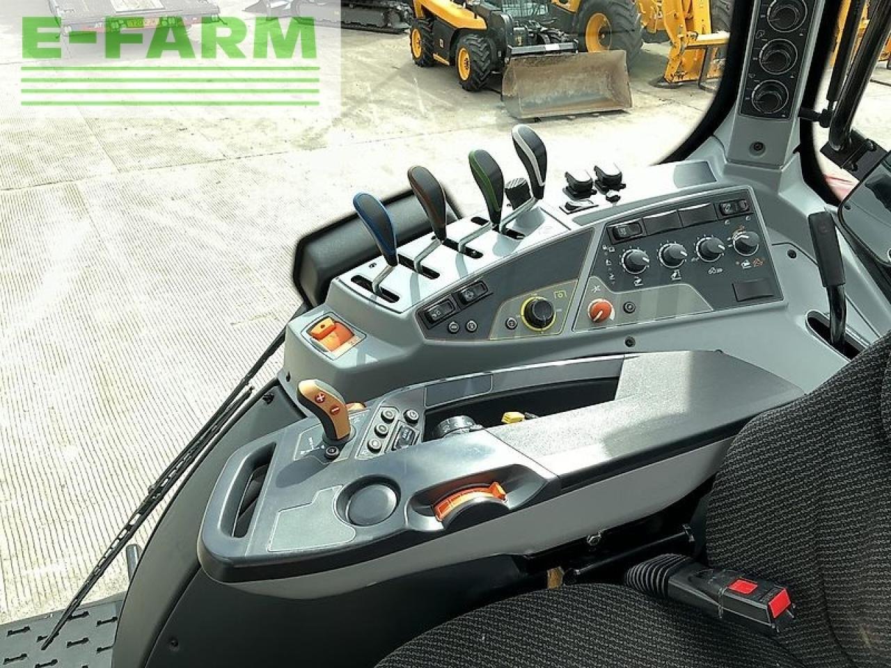 Traktor tipa Valtra t174 active twin track reverse tractor (st20714), Gebrauchtmaschine u SHAFTESBURY (Slika 23)