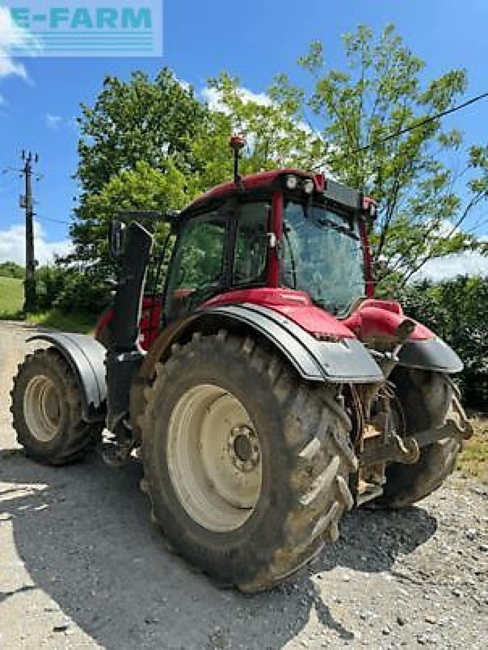 Traktor of the type Valtra t174 active, Gebrauchtmaschine in MONFERRAN (Picture 4)