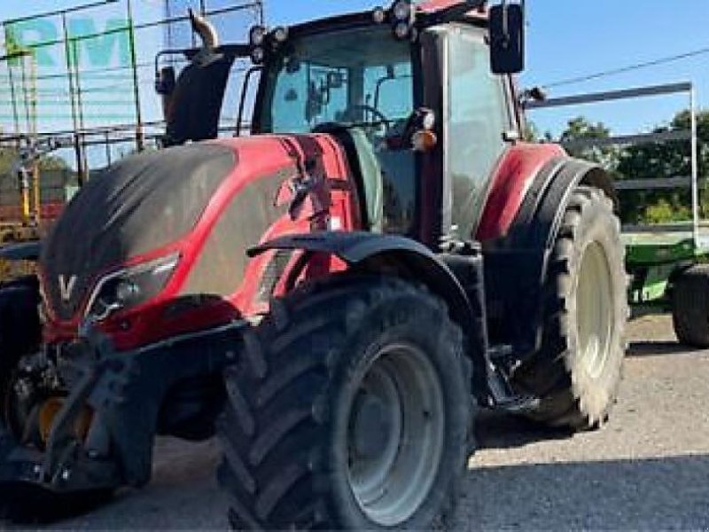 Traktor du type Valtra t174 active, Gebrauchtmaschine en MONFERRAN