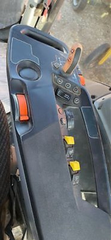 Traktor del tipo Valtra T174 ACTIVE, Gebrauchtmaschine In Revel (Immagine 7)