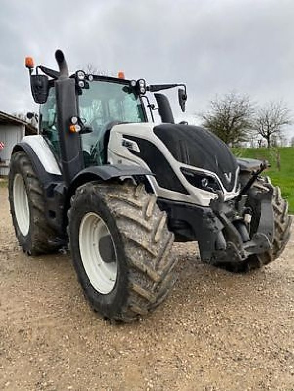 Traktor van het type Valtra T174 DIRECT, Gebrauchtmaschine in Muespach (Foto 1)