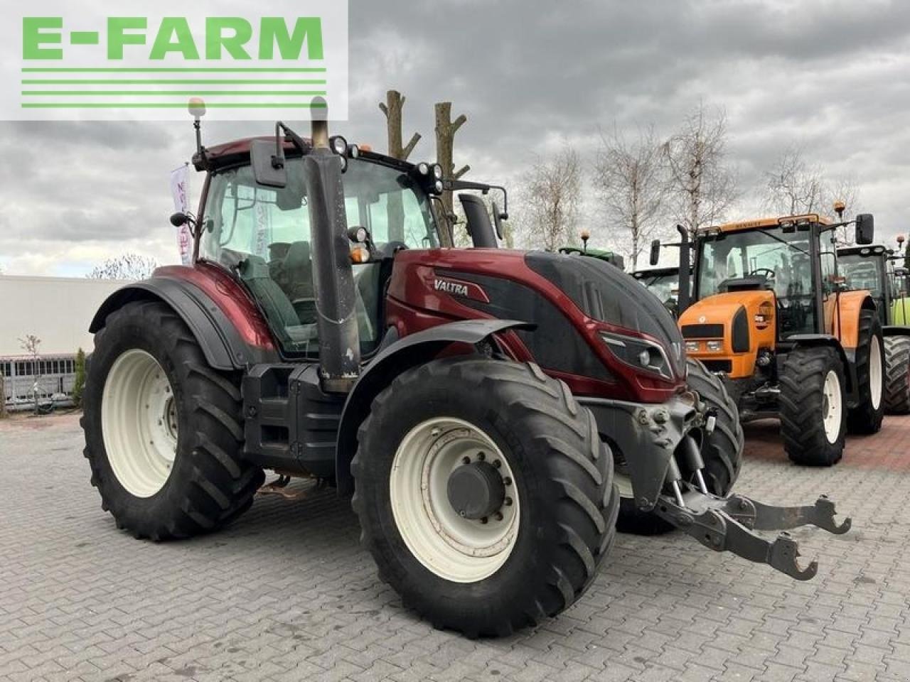 Traktor типа Valtra t174 versu - pneumatyka - air brakes, Gebrauchtmaschine в DAMAS?AWEK (Фотография 4)