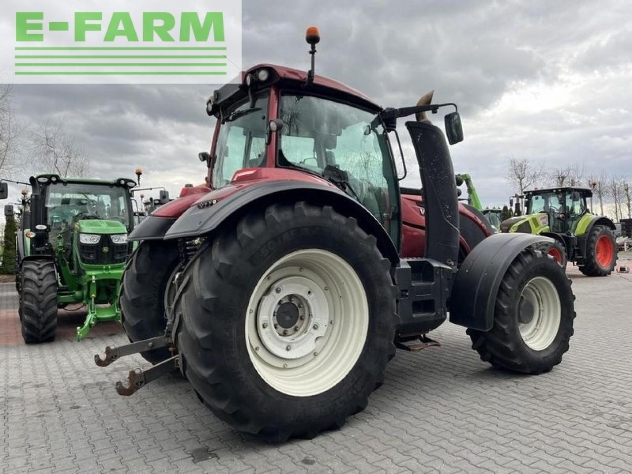 Traktor van het type Valtra t174 versu - pneumatyka - air brakes, Gebrauchtmaschine in DAMAS?AWEK (Foto 5)