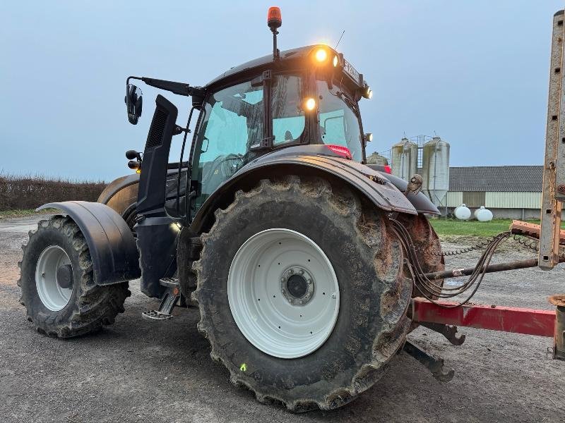 Traktor des Typs Valtra T174 VERSU, Gebrauchtmaschine in Richebourg (Bild 2)