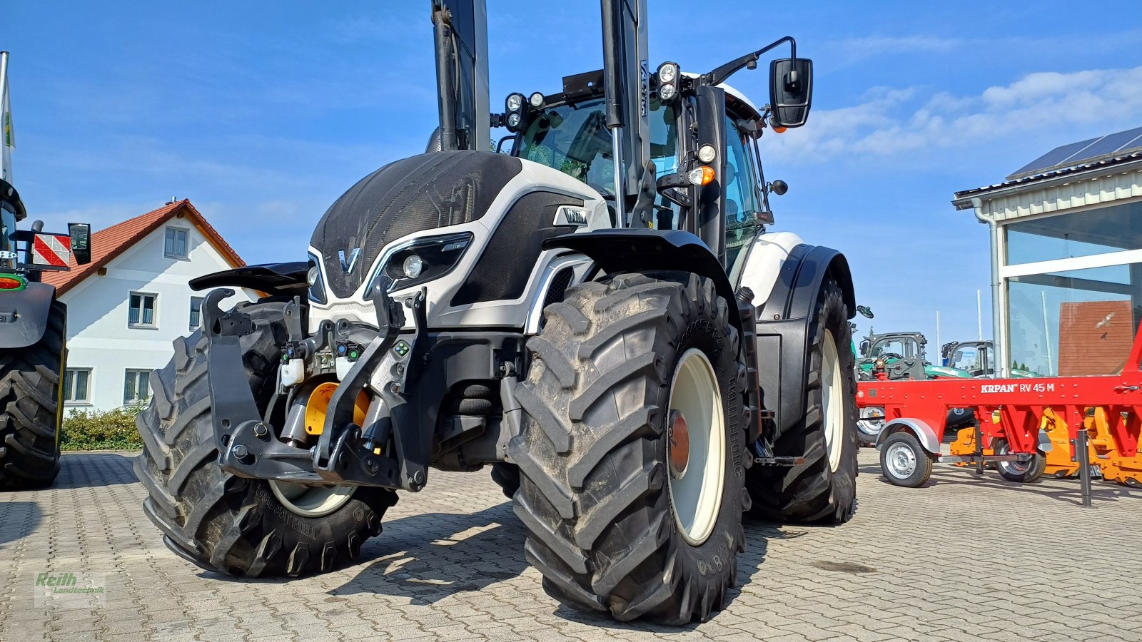 Traktor typu Valtra T174, Gebrauchtmaschine w Wolnzach (Zdjęcie 3)